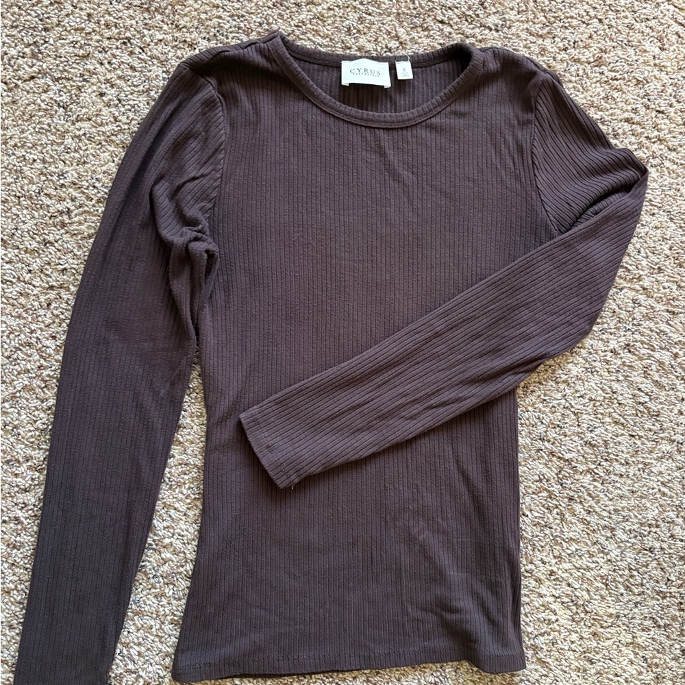 Cyrus Ribbed Long Sleeve Tee in Chocolate Brown